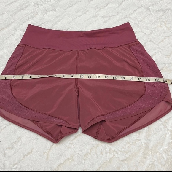 Lululemon Over & Above Shorts   6 #6-05 - Picture 11 of 14